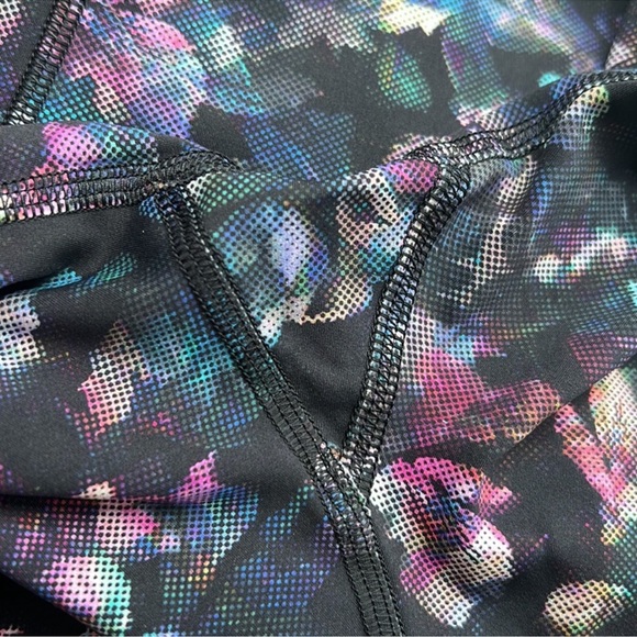 Lululemon Fast And Free Short 10" *Non-Reflective
Activate Floral Multi Size 2 - Picture 12 of 12